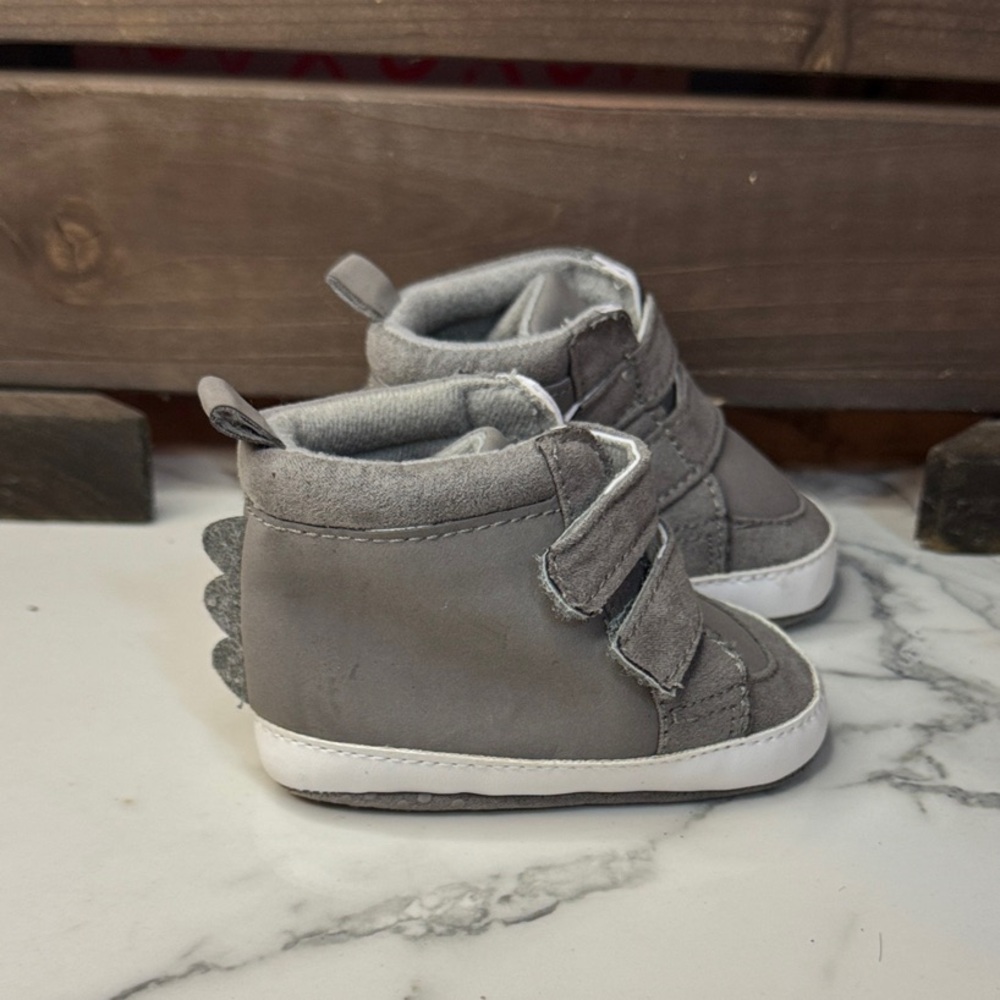 4/$15 Infant Dinosaur Boots Soft Bottom Shoes with Velcro Size 1 (6-9 months)